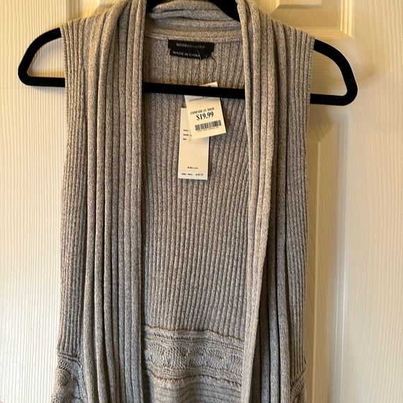 BCBGMaxAzria Light Gray Sleeveless Cardigan - Picture 3 of 8